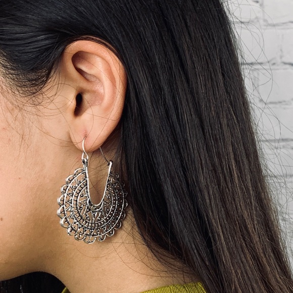 3/$30 Silver Hollow Out Statement Earrings - Picture 5 of 10